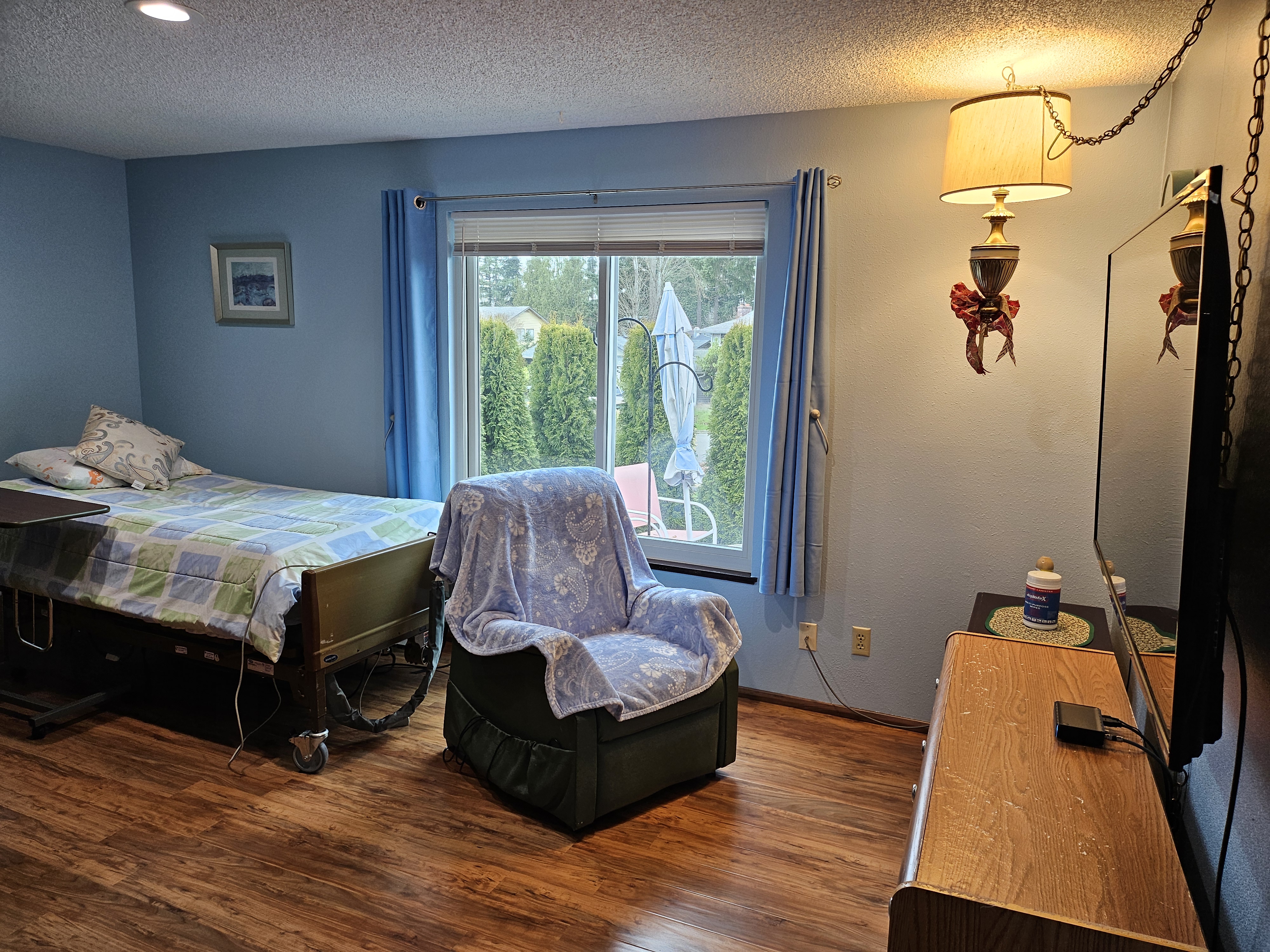 A Bedroom of our Senior Care Home facility in Auburn, Washington.
